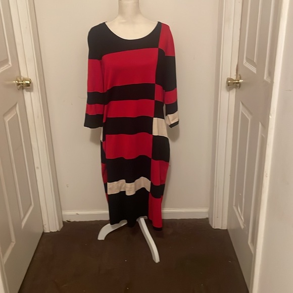 Simply beautiful new tag attached sweater dress - Picture 7 of 15